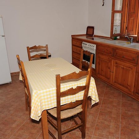 Villa Zeus Simi Quarto foto
